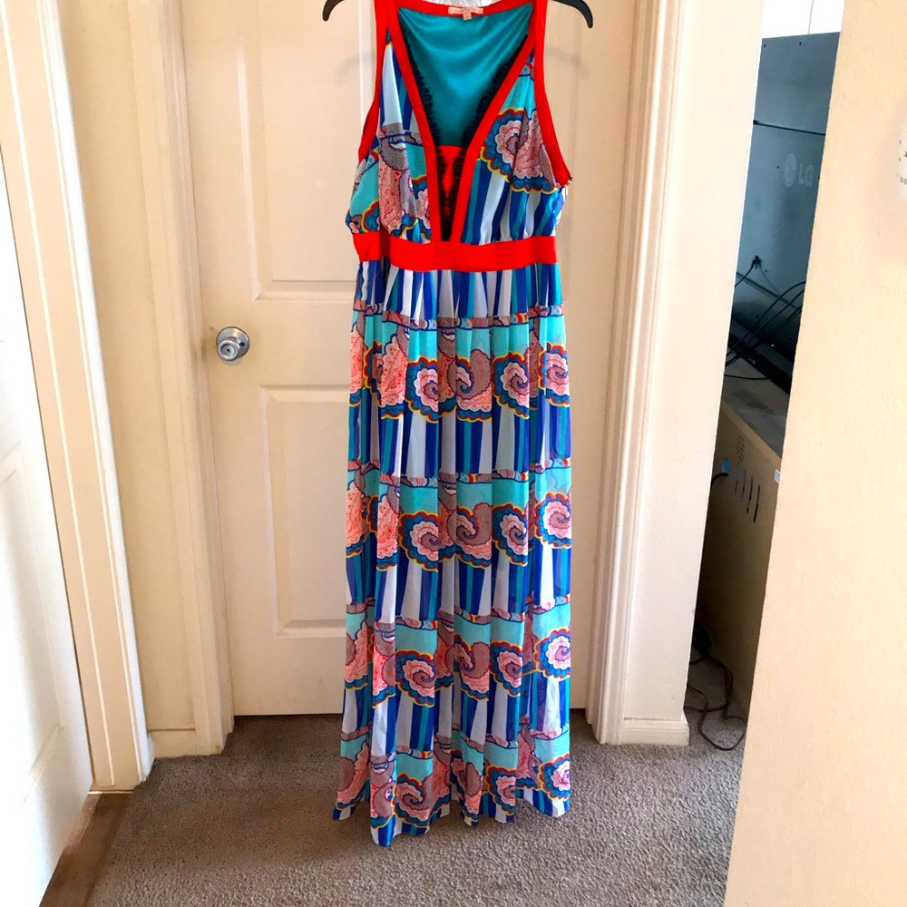 A Beautiful Dress w Multi~ Color Design